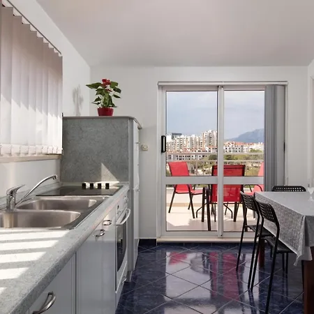 Sea View Apartament *